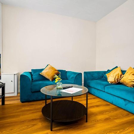 3 Bed House For Contractors & Families And Free Parking Villa เบอร์มิงแฮม ภายนอก รูปภาพ