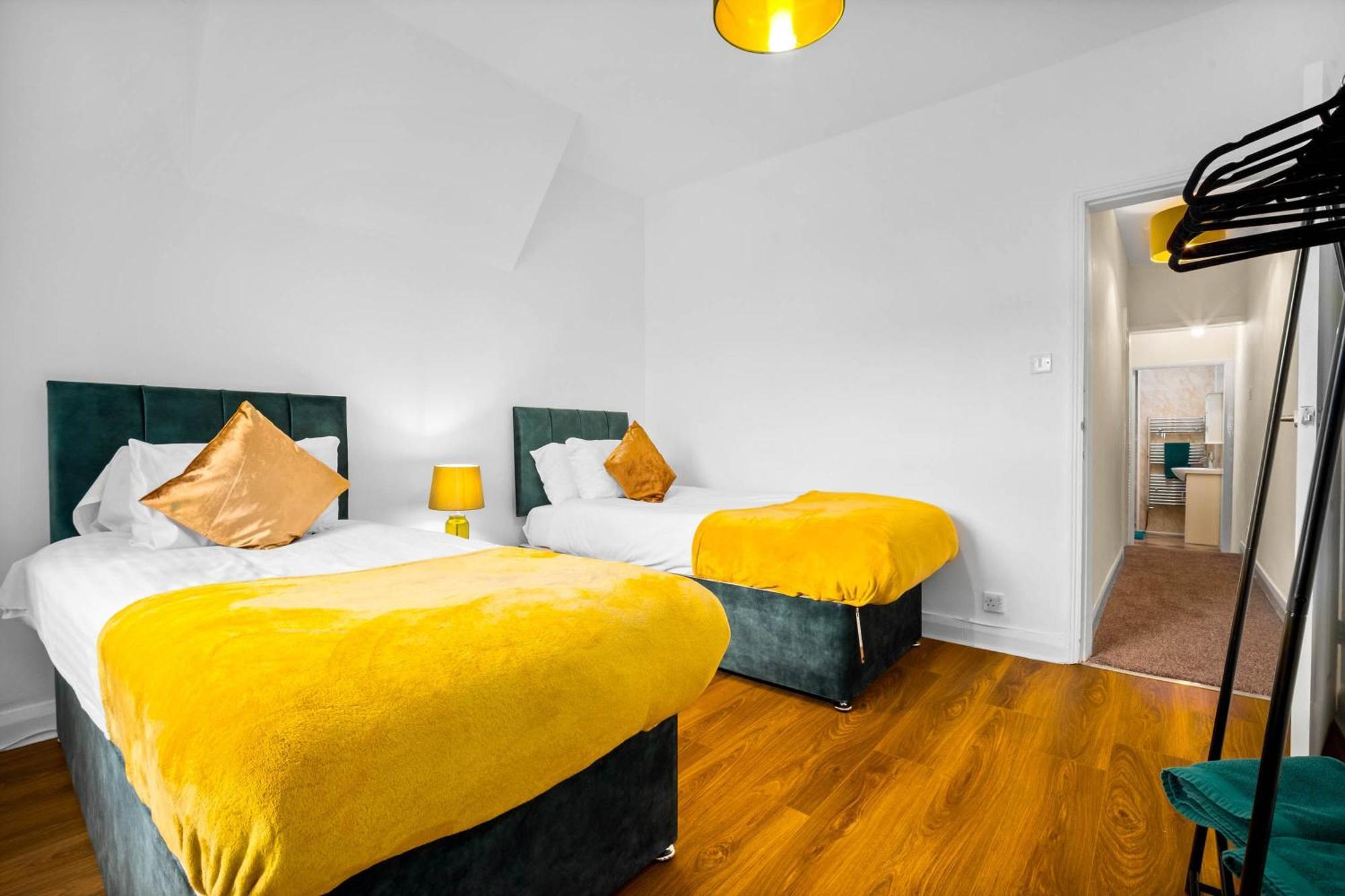 3 Bed House For Contractors & Families And Free Parking Villa เบอร์มิงแฮม ภายนอก รูปภาพ