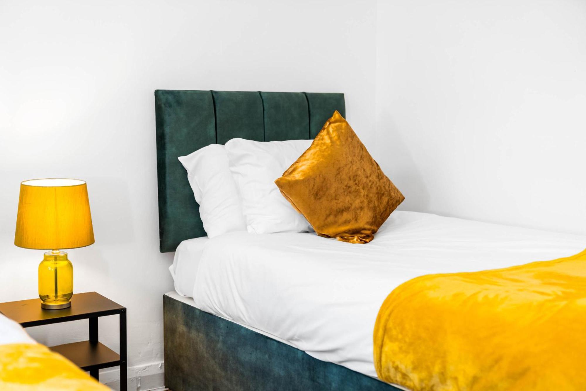 3 Bed House For Contractors & Families And Free Parking Villa เบอร์มิงแฮม ภายนอก รูปภาพ